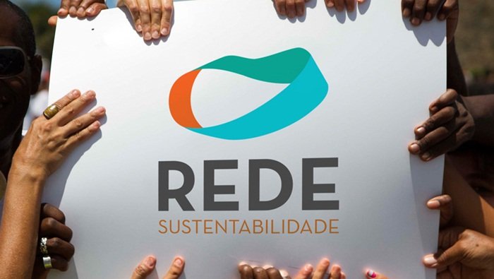 Logo da Rede Sustentabilidade segurada por várias mãos.